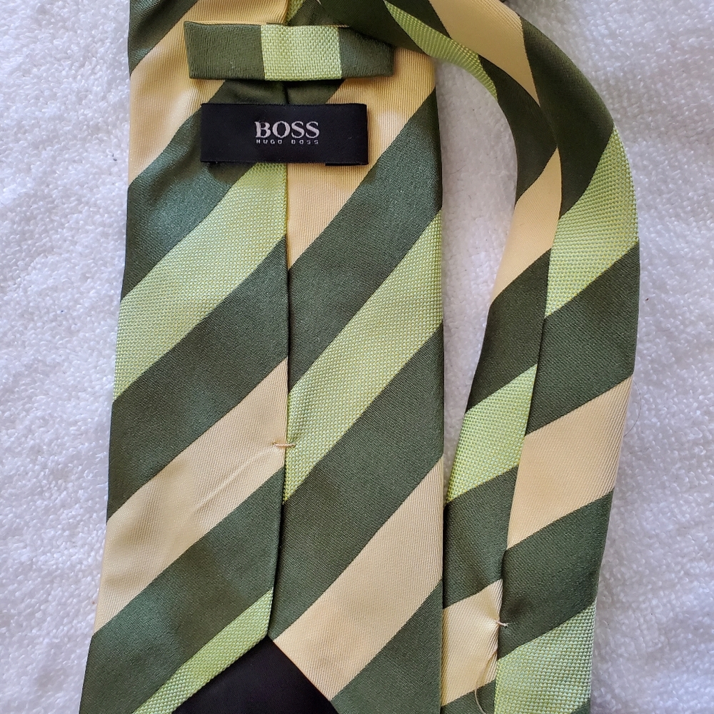 Hugo Boss Tie ๐ฎ๐น - Picture 2 of 2